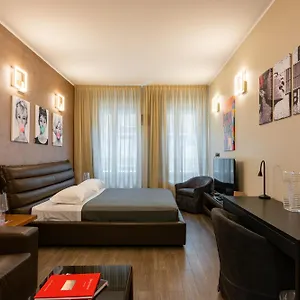 Double L Luxury , Milano Italia